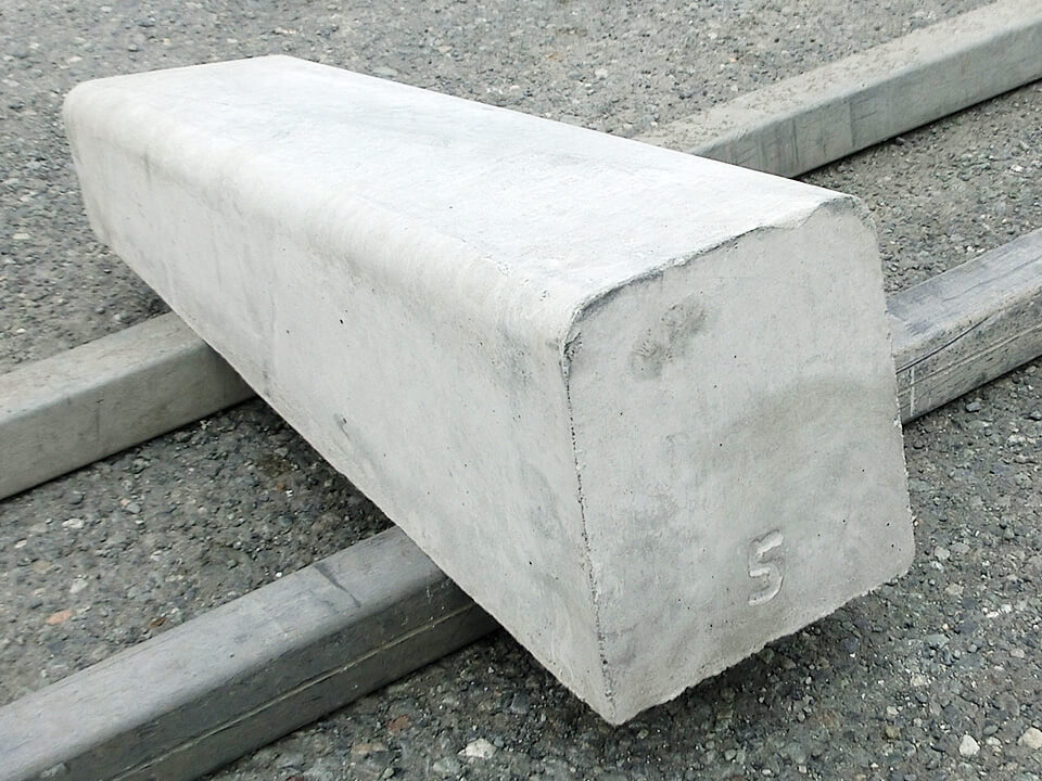 歩車道境界ブロックC乗入れ